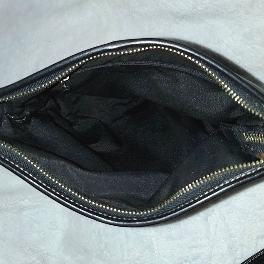 COACH Soho Black Leather Swingpack Small Crossbody Bag